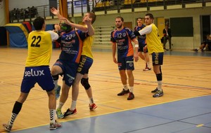 Les encouragements du capitaine de l'équipe 1